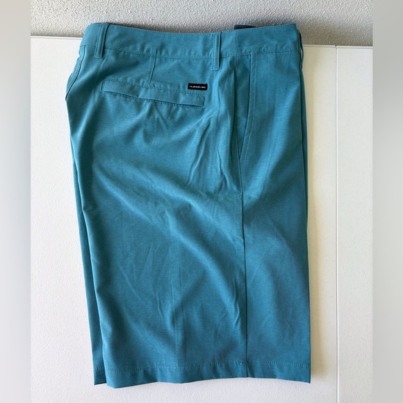 Quicksilver Amphibian Shorts Size 34 Turquoise Beach Casual Boardshorts Stretch - Picture 7 of 9